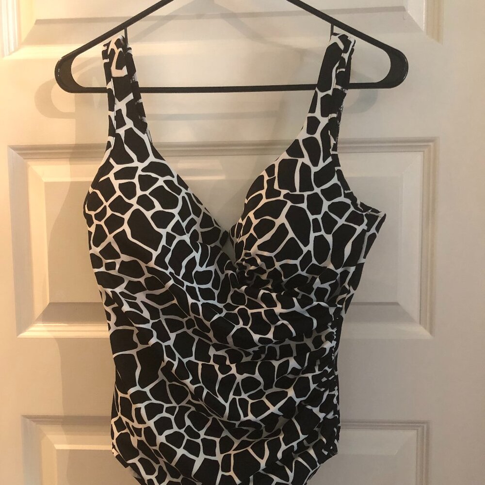 Miraclesuit Escape Size 14 - Giraffe Print